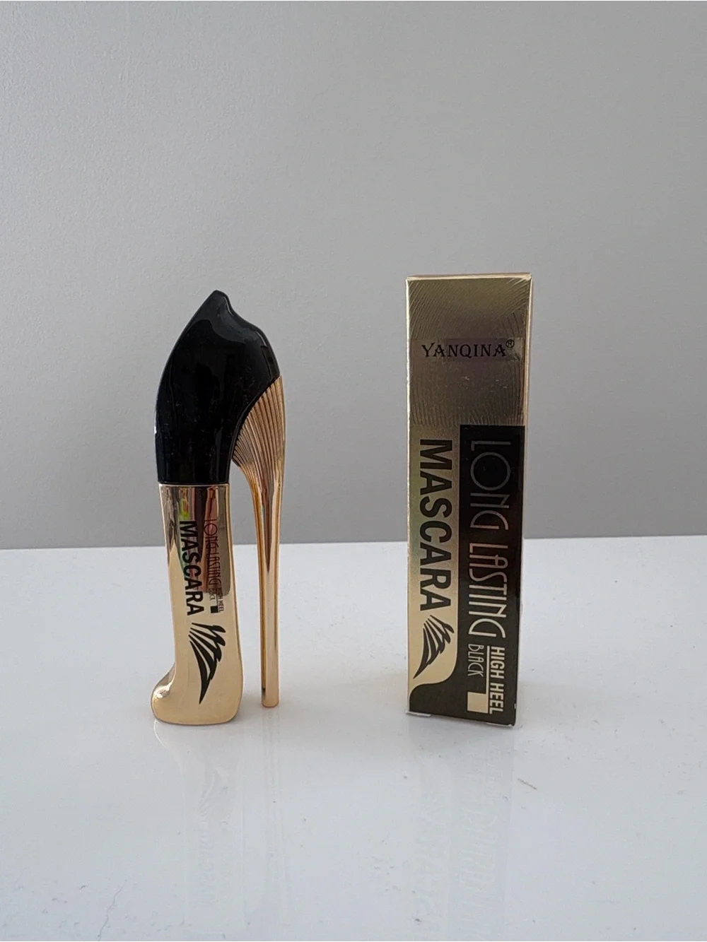 Black & Gold High-Heel Mascara